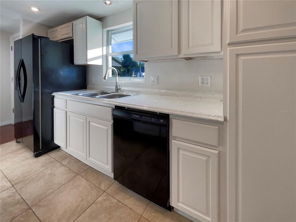 For Sale: $327,000 (3 beds, 2 baths, 1455 Square Feet)