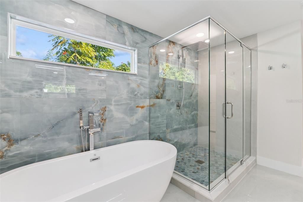 En Venta: $1,375,000 (4 camas, 4 baños, 3024 Pies cuadrados)