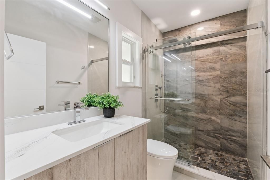 En Venta: $1,375,000 (4 camas, 4 baños, 3024 Pies cuadrados)