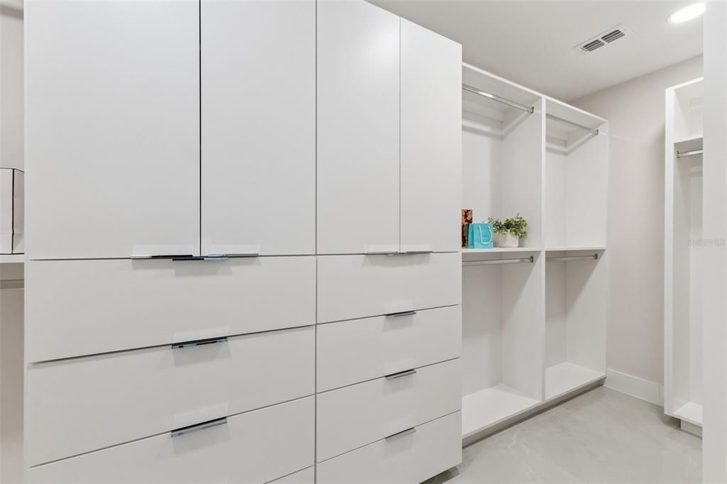 En Venta: $1,375,000 (4 camas, 4 baños, 3024 Pies cuadrados)