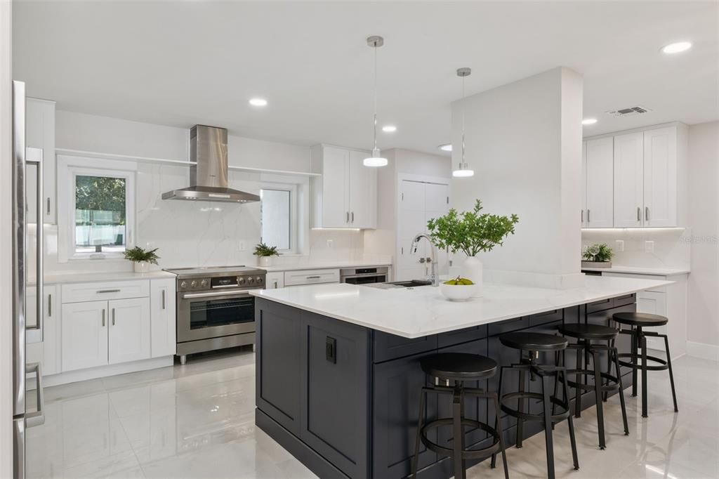 En Venta: $1,375,000 (4 camas, 4 baños, 3024 Pies cuadrados)