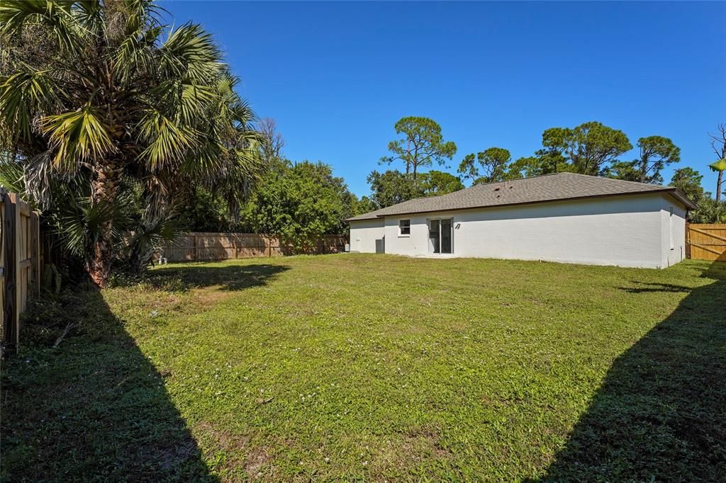 Active With Contract: $259,000 (3 beds, 2 baths, 1286 Square Feet)