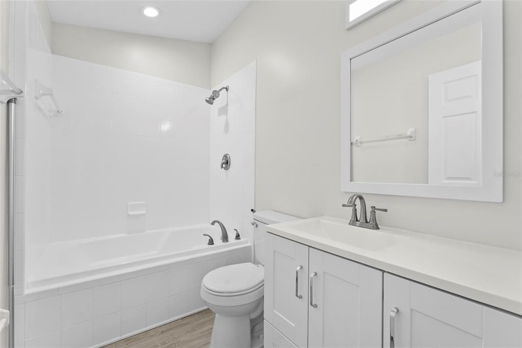 Active With Contract: $259,000 (3 beds, 2 baths, 1286 Square Feet)