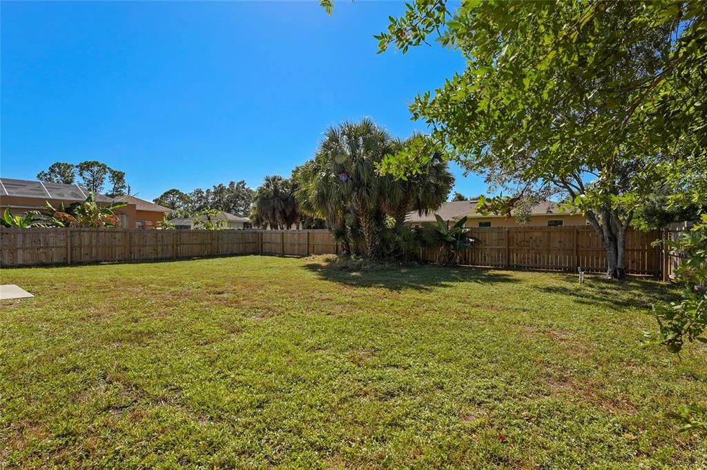 Active With Contract: $259,000 (3 beds, 2 baths, 1286 Square Feet)