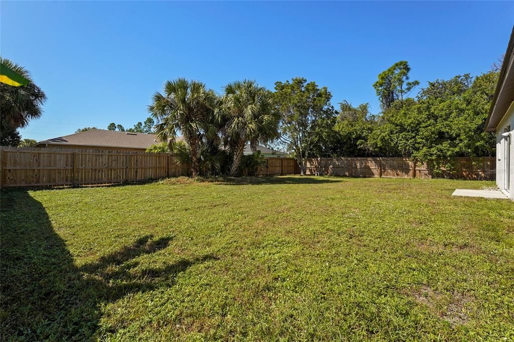 Active With Contract: $259,000 (3 beds, 2 baths, 1286 Square Feet)