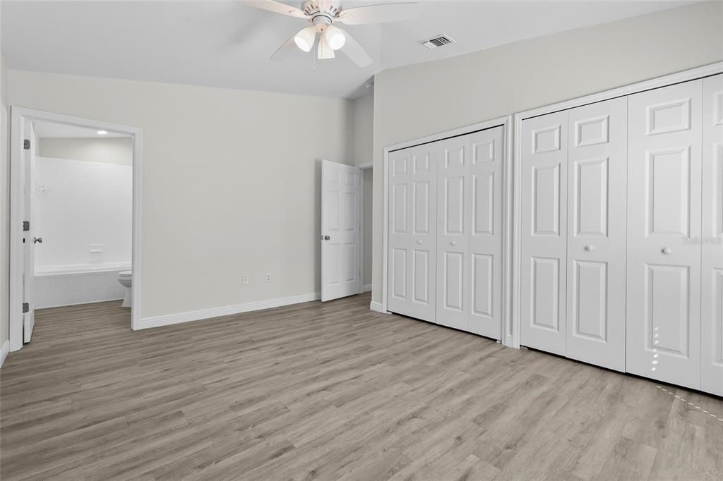 Active With Contract: $259,000 (3 beds, 2 baths, 1286 Square Feet)