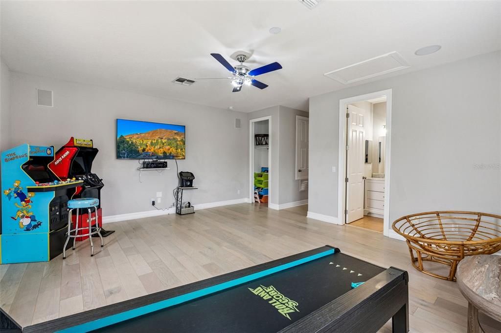 For Rent: $5,000 (5 beds, 4 baths, 3078 Square Feet)