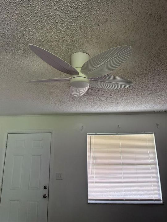 Под контрактом: $225,000 (3 спален, 1 ванн, 1120 Квадратных фут)