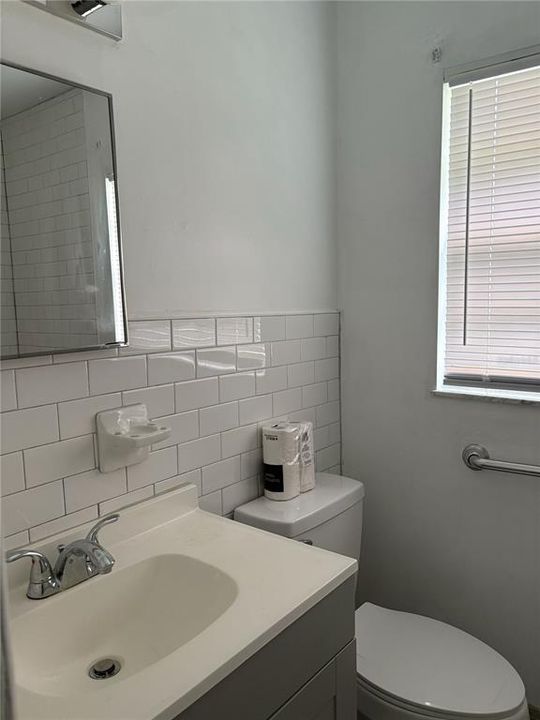 Под контрактом: $225,000 (3 спален, 1 ванн, 1120 Квадратных фут)