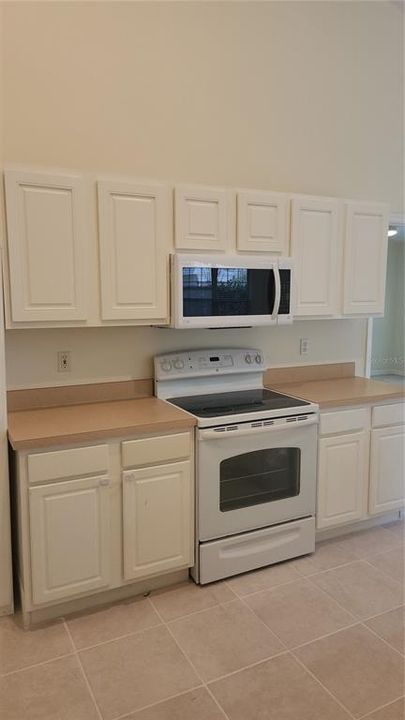 В аренду: $2,300 (3 спален, 2 ванн, 1481 Квадратных фут)