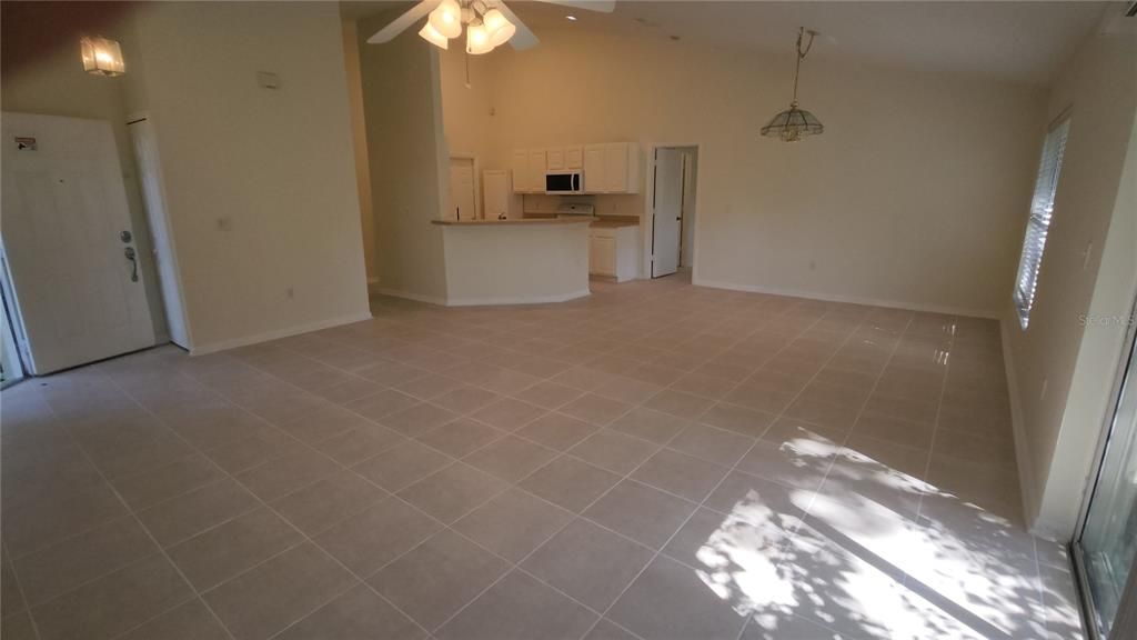 В аренду: $2,300 (3 спален, 2 ванн, 1481 Квадратных фут)