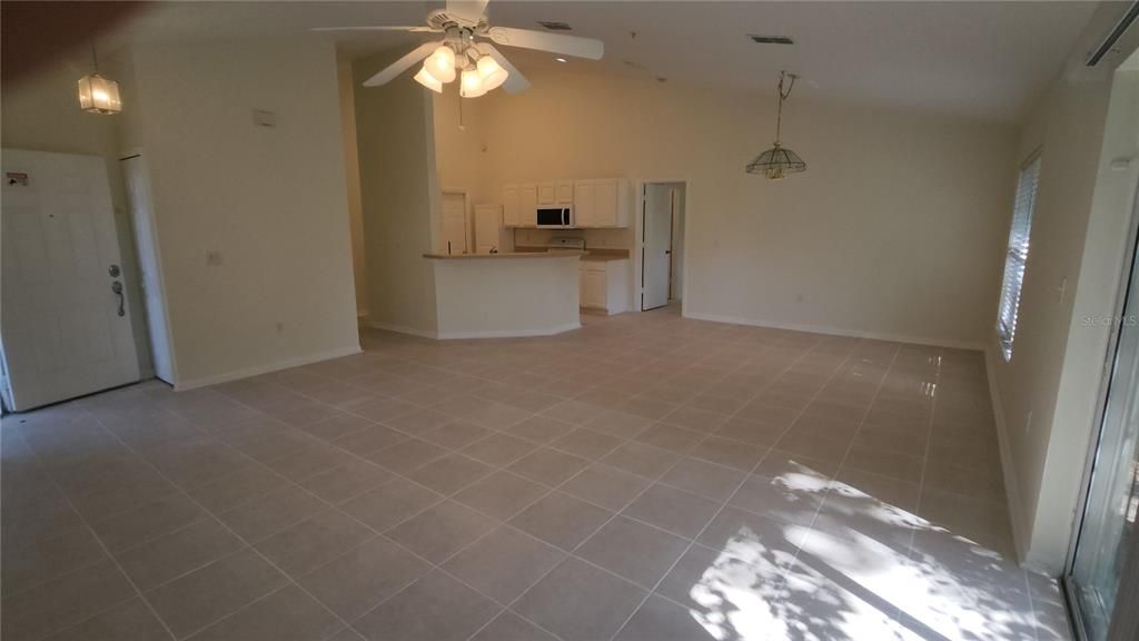 В аренду: $2,300 (3 спален, 2 ванн, 1481 Квадратных фут)