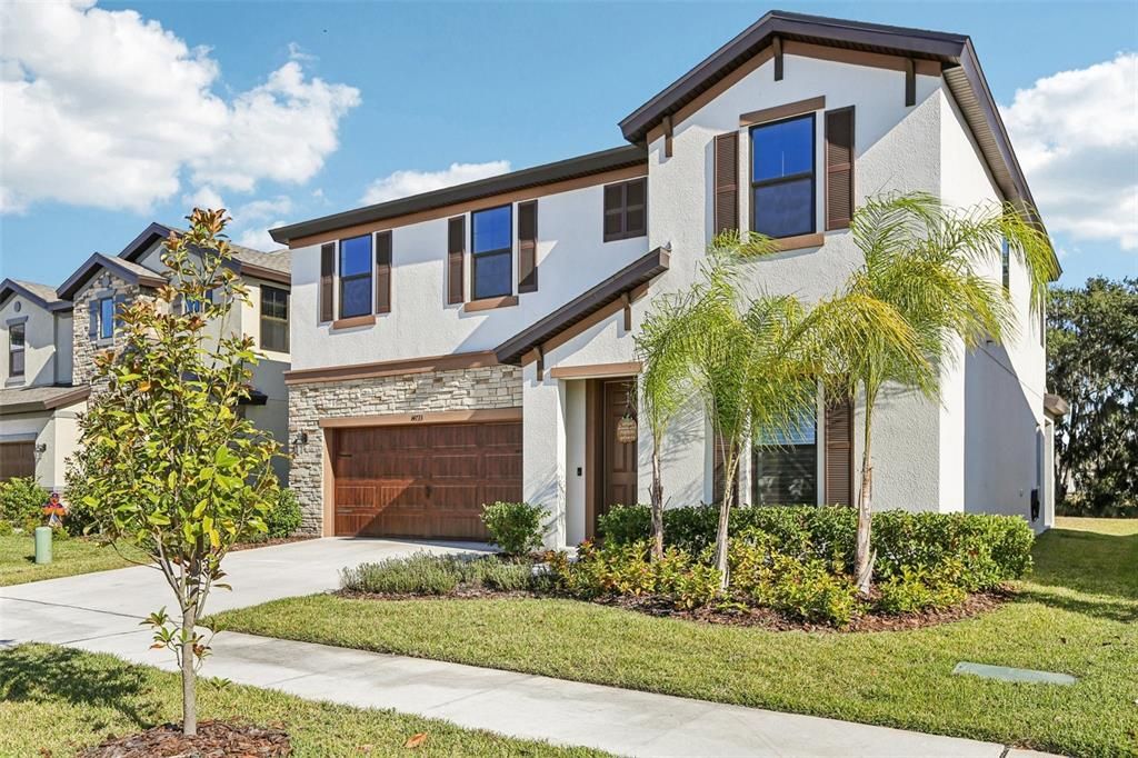 For Sale: $579,900 (4 beds, 2 baths, 2735 Square Feet)