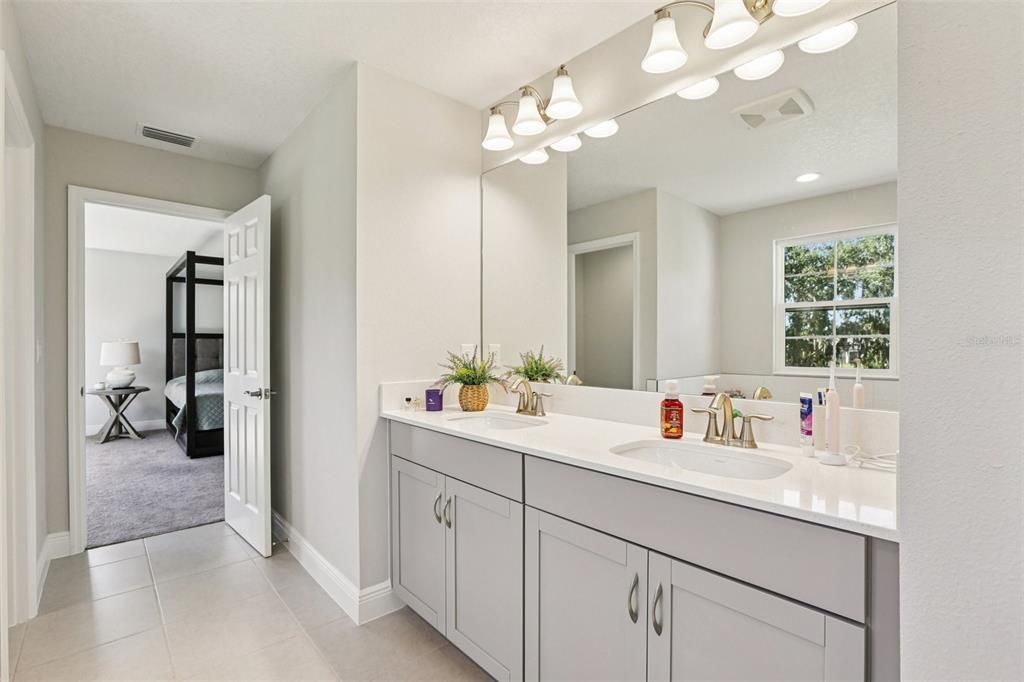 For Sale: $579,900 (4 beds, 2 baths, 2735 Square Feet)