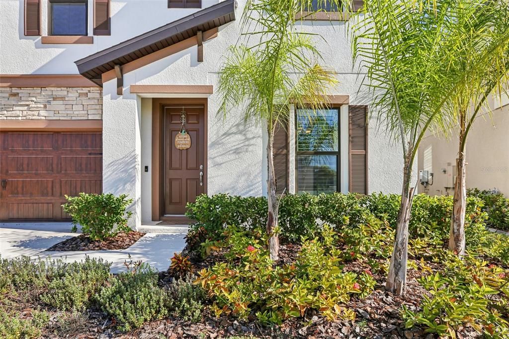 For Sale: $579,900 (4 beds, 2 baths, 2735 Square Feet)