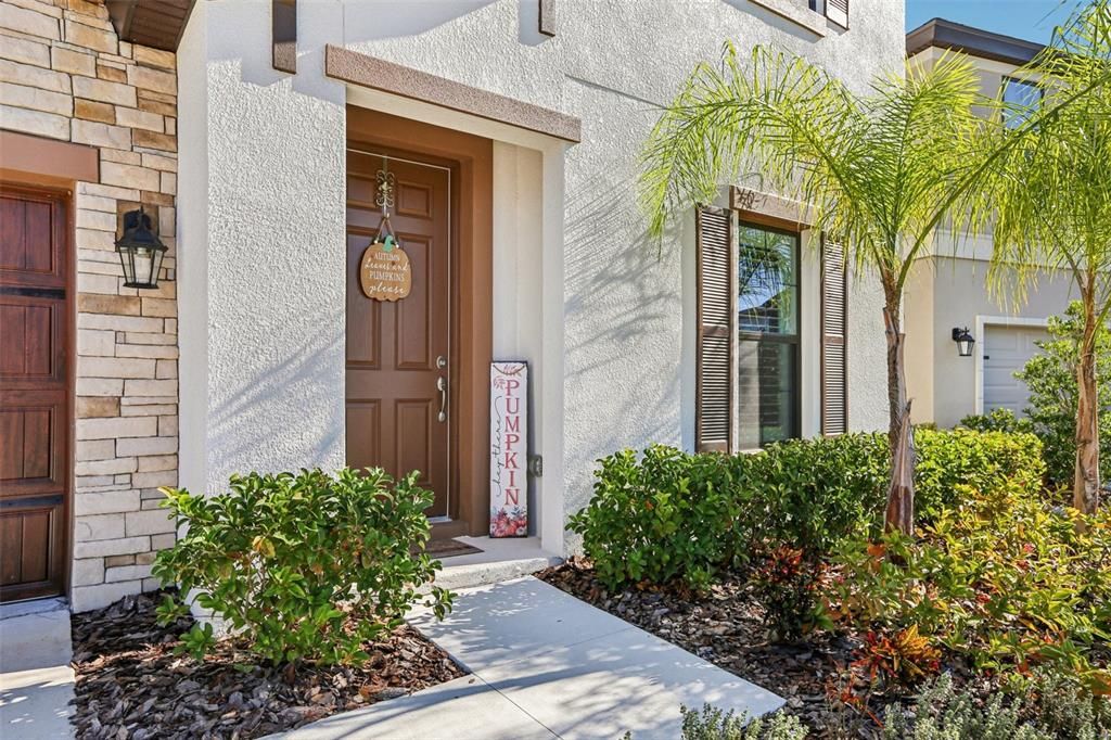 For Sale: $579,900 (4 beds, 2 baths, 2735 Square Feet)