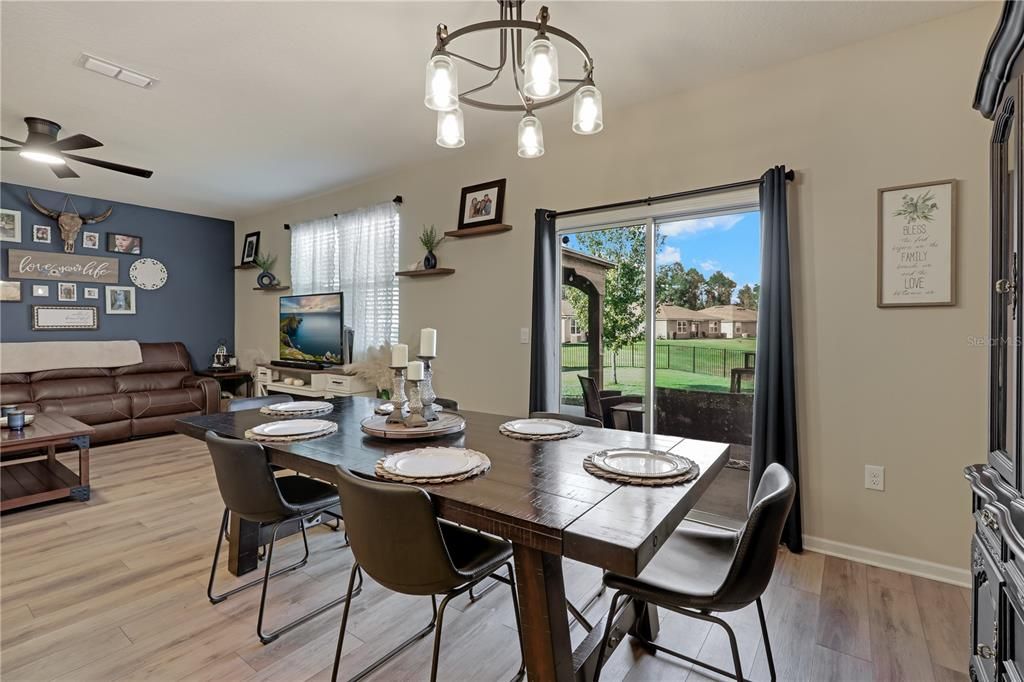 待售: $409,900 (5 贝兹, 3 浴室, 2501 平方英尺)