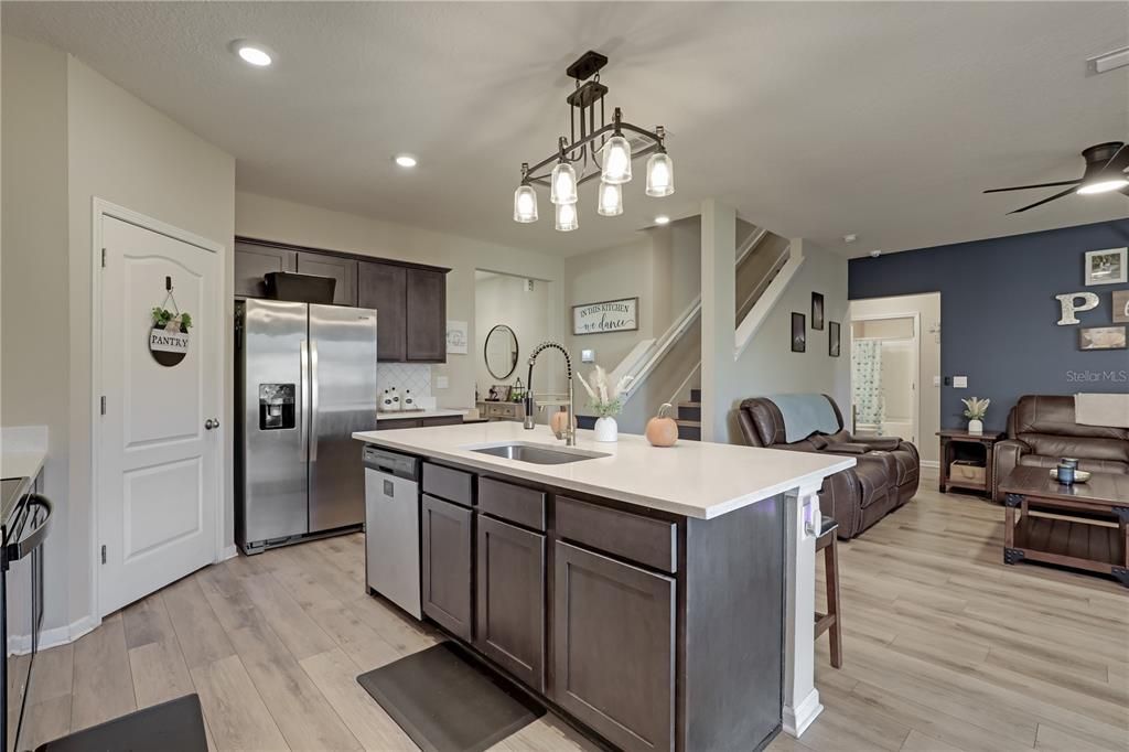 待售: $409,900 (5 贝兹, 3 浴室, 2501 平方英尺)