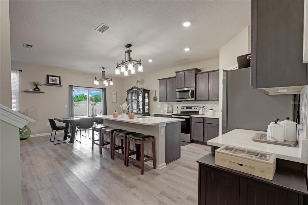 待售: $409,900 (5 贝兹, 3 浴室, 2501 平方英尺)