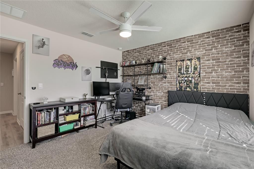 待售: $409,900 (5 贝兹, 3 浴室, 2501 平方英尺)