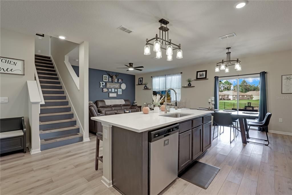 待售: $409,900 (5 贝兹, 3 浴室, 2501 平方英尺)