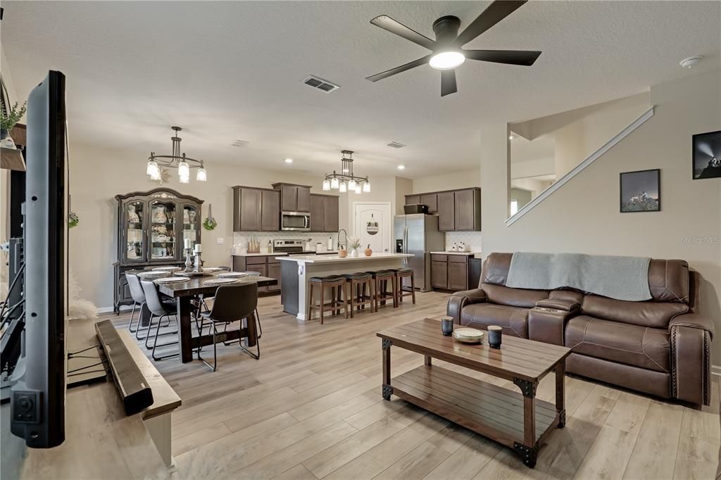 待售: $409,900 (5 贝兹, 3 浴室, 2501 平方英尺)