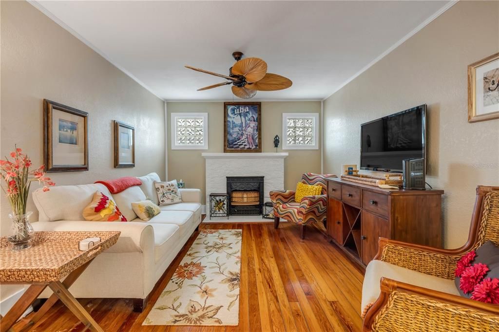 For Sale: $1,100,000 (7 beds, 5 baths, 3801 Square Feet)