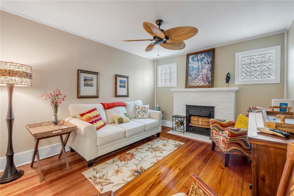 For Sale: $1,100,000 (7 beds, 5 baths, 3801 Square Feet)