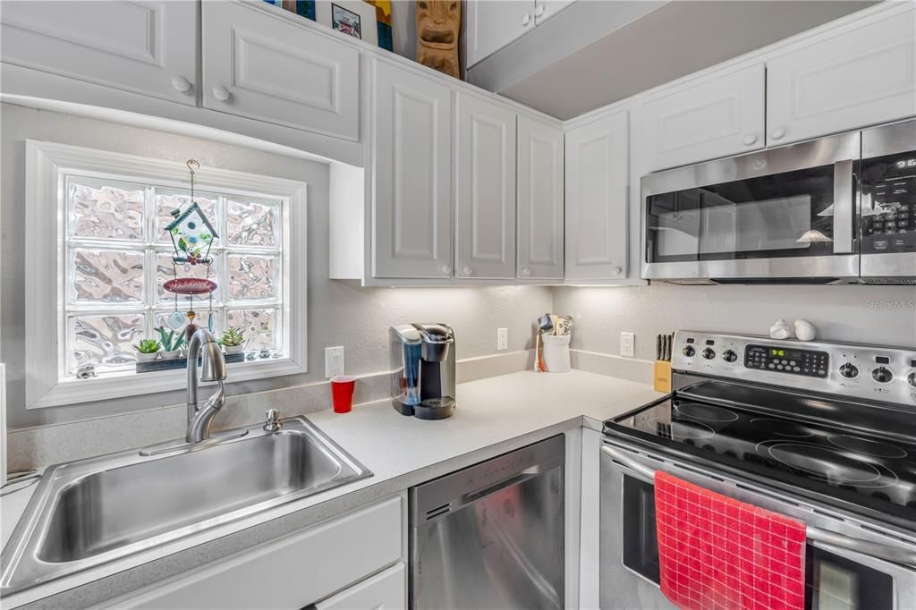 For Sale: $1,100,000 (7 beds, 5 baths, 3801 Square Feet)