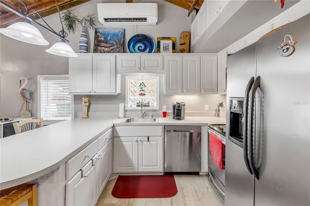 For Sale: $1,100,000 (7 beds, 5 baths, 3801 Square Feet)