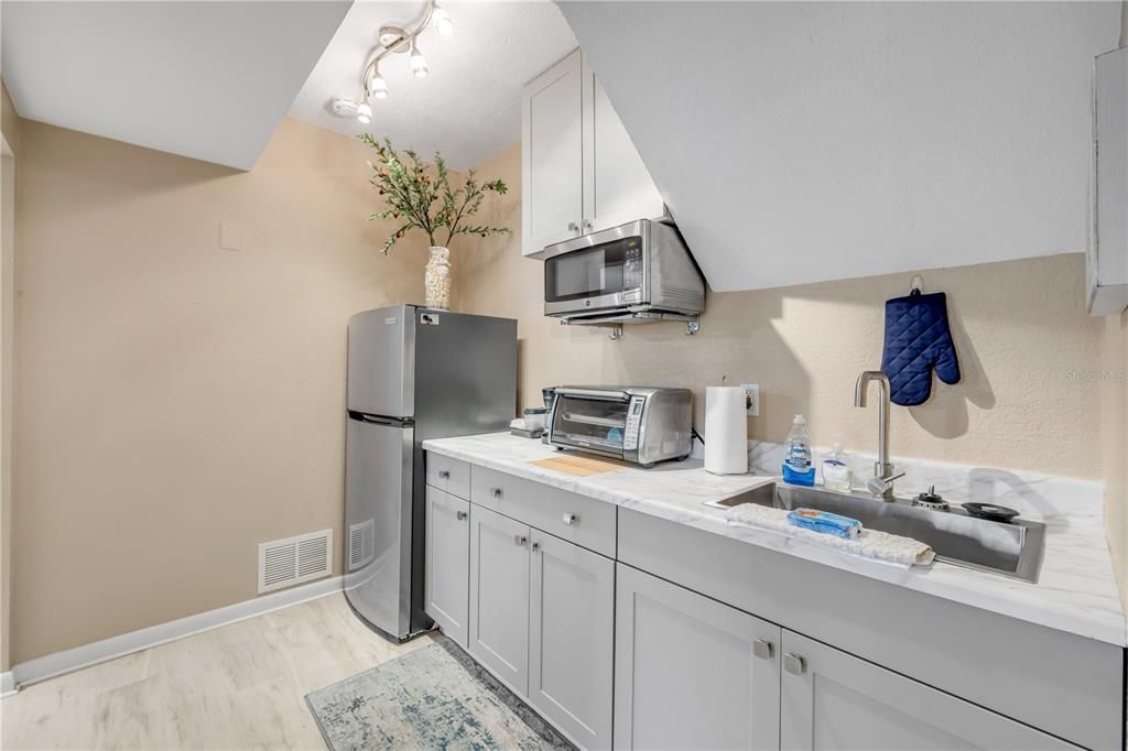 For Sale: $1,100,000 (7 beds, 5 baths, 3801 Square Feet)