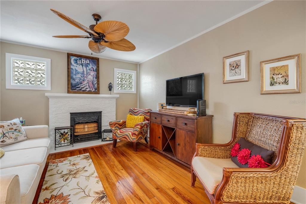 For Sale: $1,100,000 (7 beds, 5 baths, 3801 Square Feet)