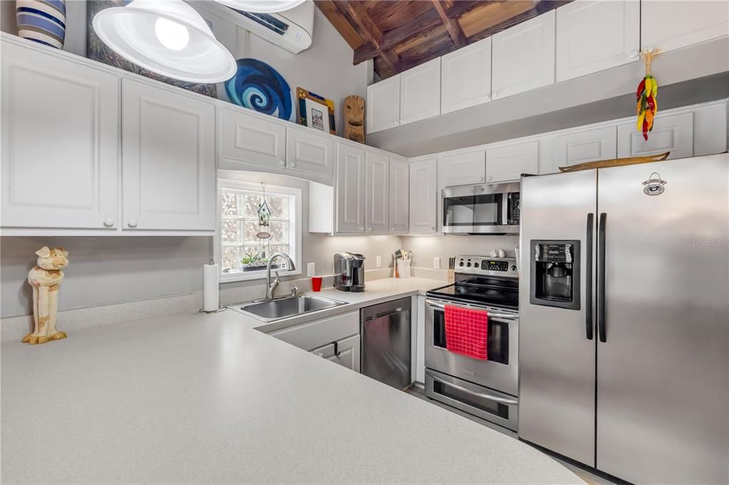 For Sale: $1,100,000 (7 beds, 5 baths, 3801 Square Feet)