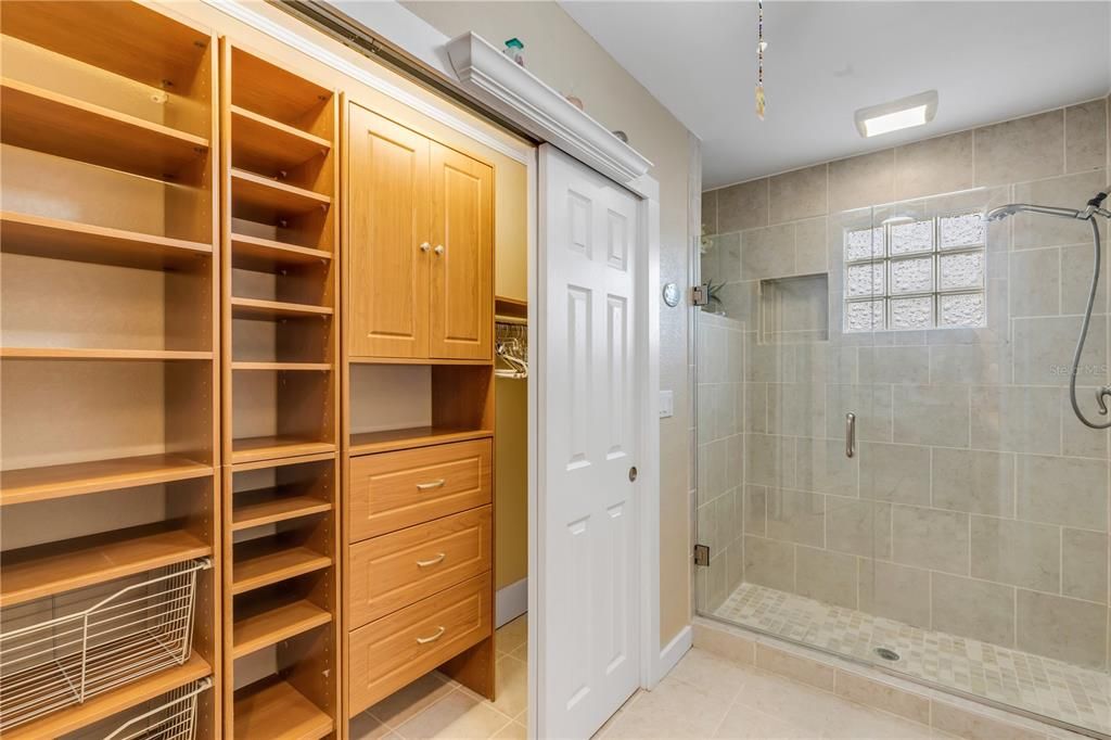 For Sale: $1,100,000 (7 beds, 5 baths, 3801 Square Feet)