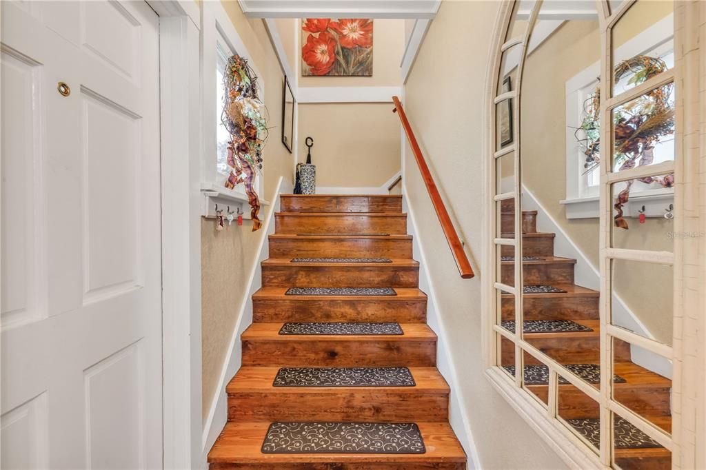 For Sale: $1,100,000 (7 beds, 5 baths, 3801 Square Feet)