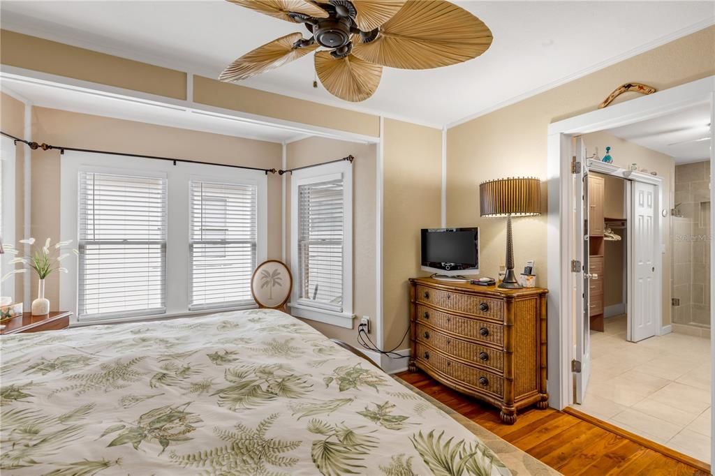 For Sale: $1,100,000 (7 beds, 5 baths, 3801 Square Feet)