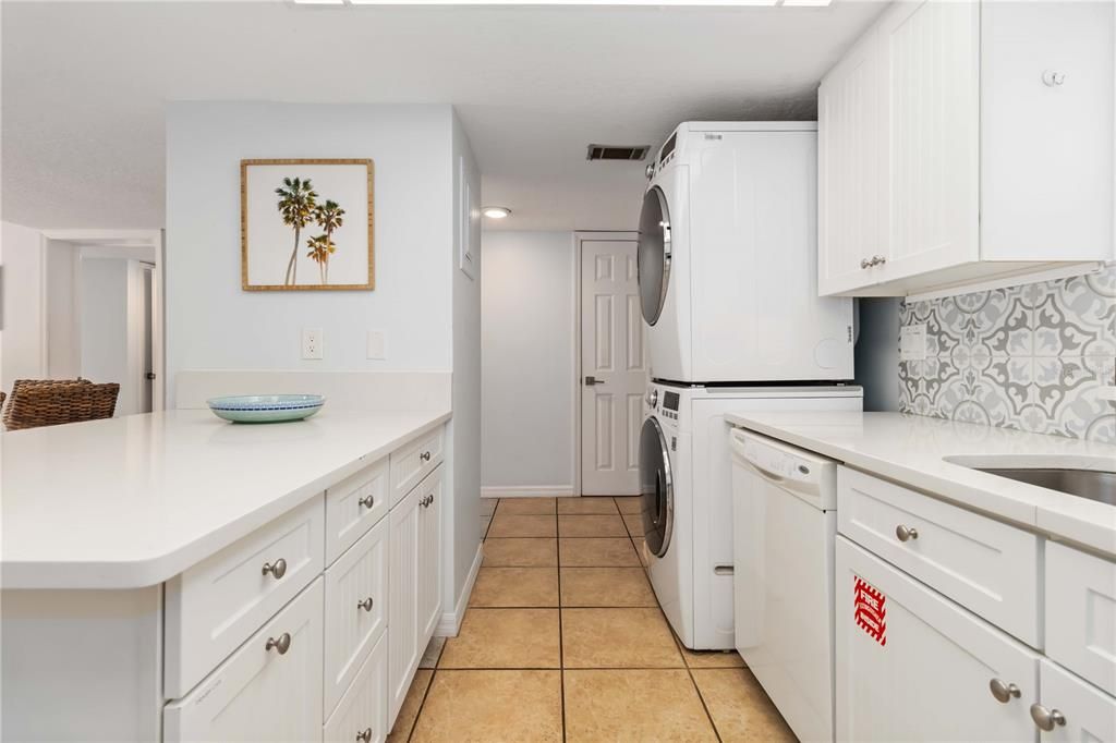 На продажу: $449,000 (2 спален, 2 ванн, 1098 Квадратных фут)