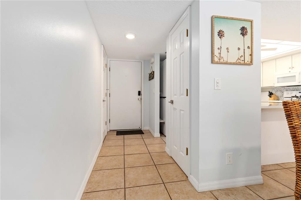 На продажу: $449,000 (2 спален, 2 ванн, 1098 Квадратных фут)