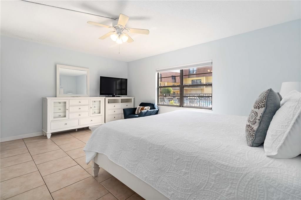 На продажу: $449,000 (2 спален, 2 ванн, 1098 Квадратных фут)