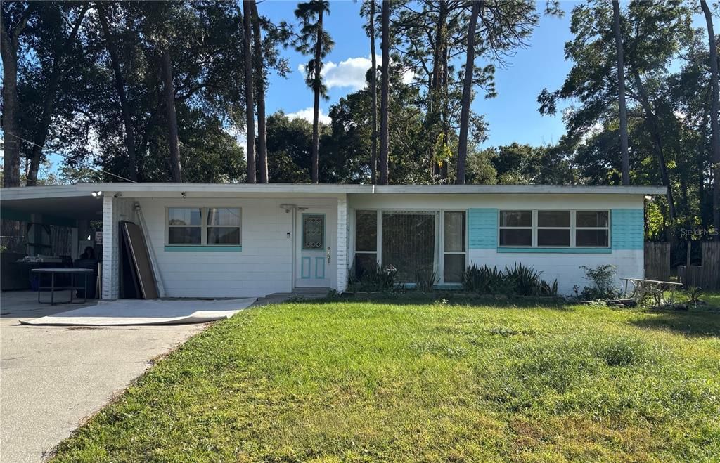 最近售出: $185,900 (3 贝兹, 1 浴室, 720 平方英尺)