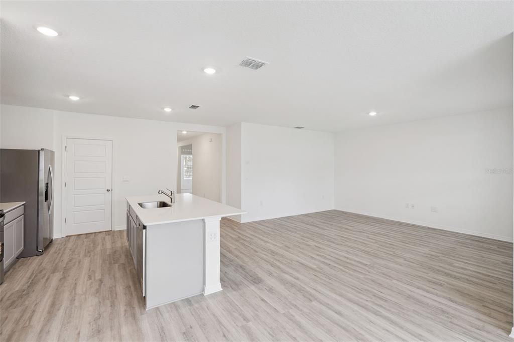 For Sale: $294,990 (3 beds, 2 baths, 1672 Square Feet)