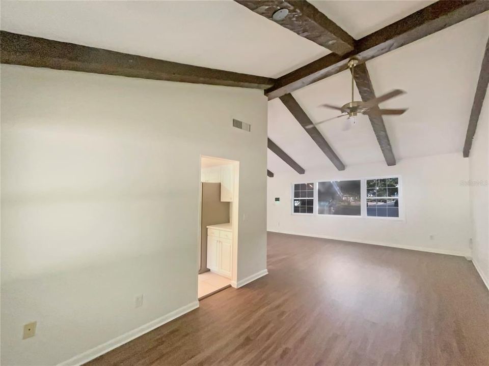 На продажу: $420,000 (4 спален, 2 ванн, 2078 Квадратных фут)