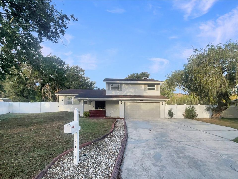 На продажу: $420,000 (4 спален, 2 ванн, 2078 Квадратных фут)