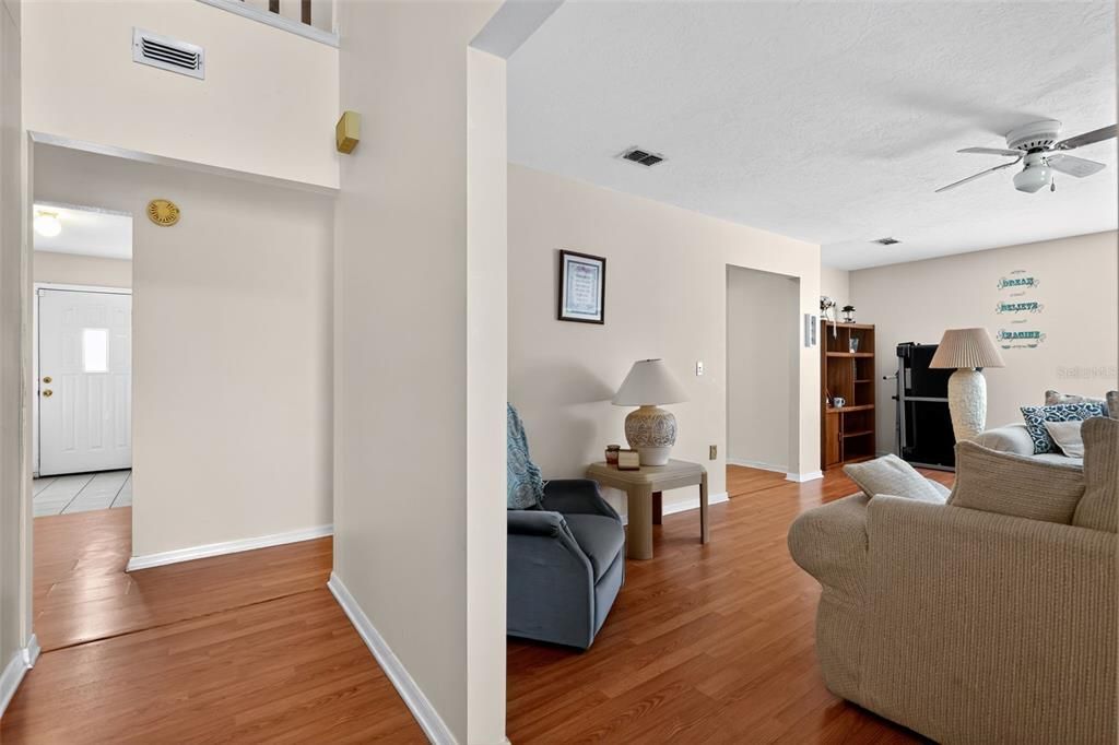 待售: $750,000 (5 贝兹, 3 浴室, 3273 平方英尺)