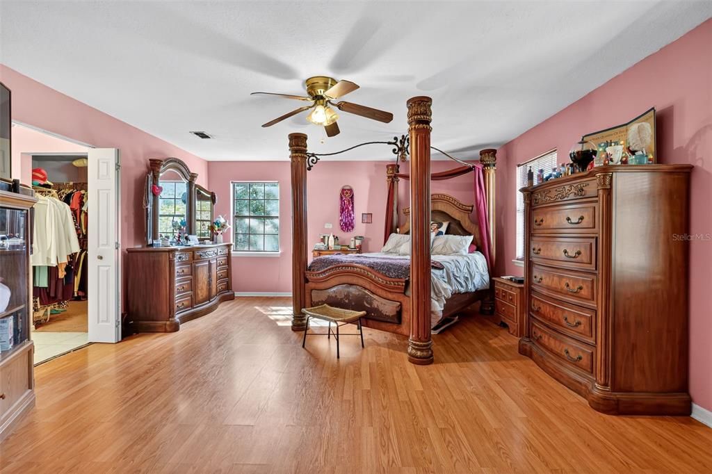 待售: $750,000 (5 贝兹, 3 浴室, 3273 平方英尺)