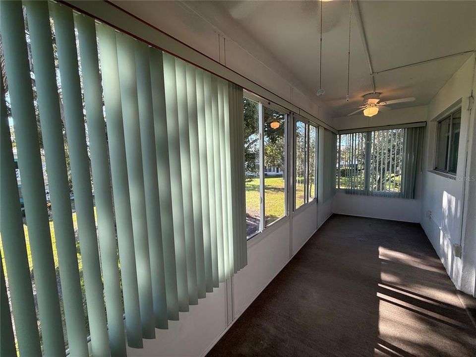 出租: $1,375 (2 贝兹, 1 浴室, 874 平方英尺)