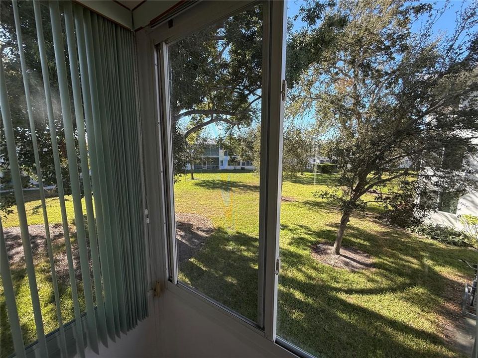 出租: $1,375 (2 贝兹, 1 浴室, 874 平方英尺)