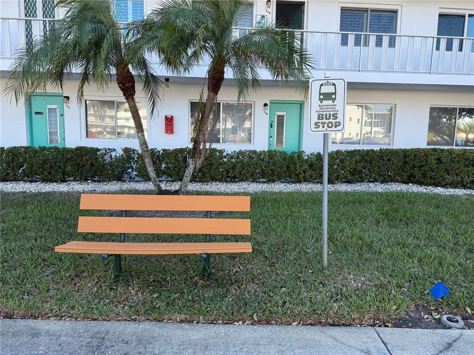 出租: $1,375 (2 贝兹, 1 浴室, 874 平方英尺)