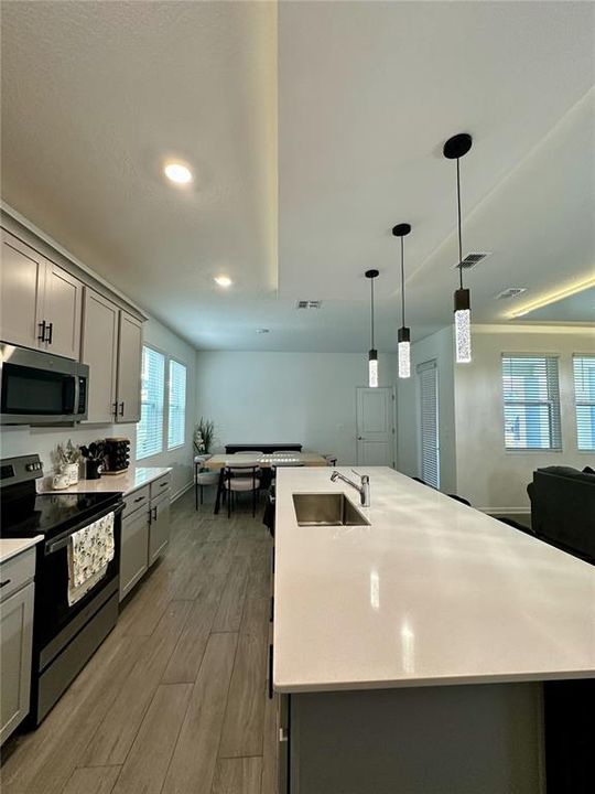 En Renta: $2,600 (4 camas, 2 baños, 2052 Pies cuadrados)