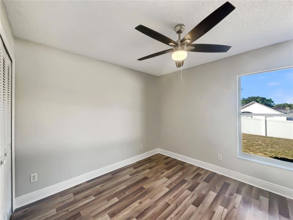 Под контрактом: $320,000 (3 спален, 2 ванн, 1616 Квадратных фут)